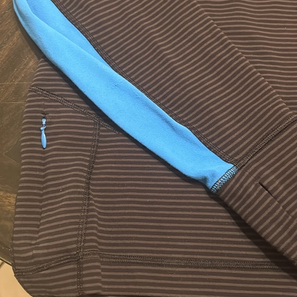 Men’s Lululemon long-sleeved half-zip shirt with side zipper pocket - Picture 3 of 4